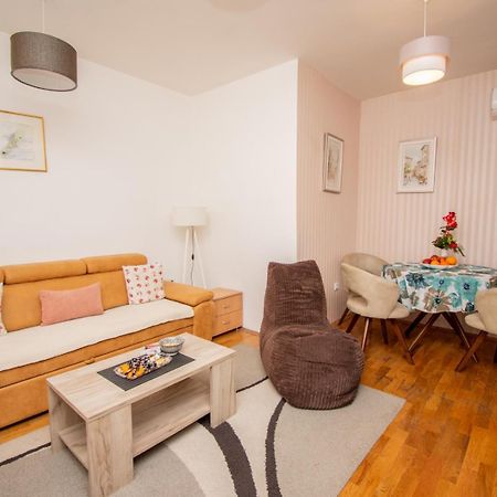 Apartman Klara Petrovac Екстериор снимка