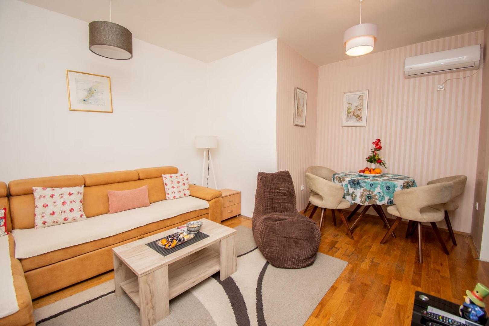Apartman Klara Petrovac Екстериор снимка